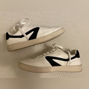Dolce Vita White and Black Sneakers / Size 8 / GUC